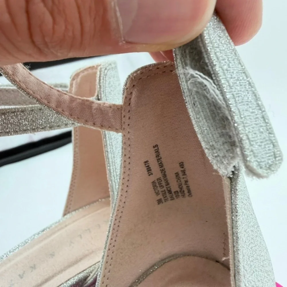 Kelly & Katie Victoria Kids Silver Glitter Bow Block Heel Dress Shoes Size 3M